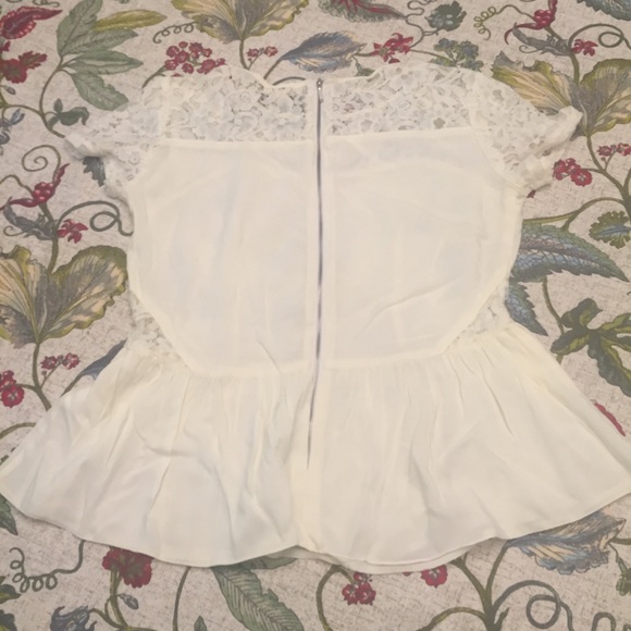 NWOT Cream Colored Lace Zip Back Peplum Top - Picture 5 of 5